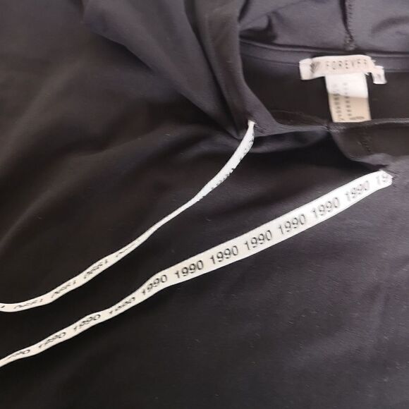 Forever 21 Ladies Pull Over Hoodie Sweater With Ruffled Back Medium Black - Picture 16 of 16